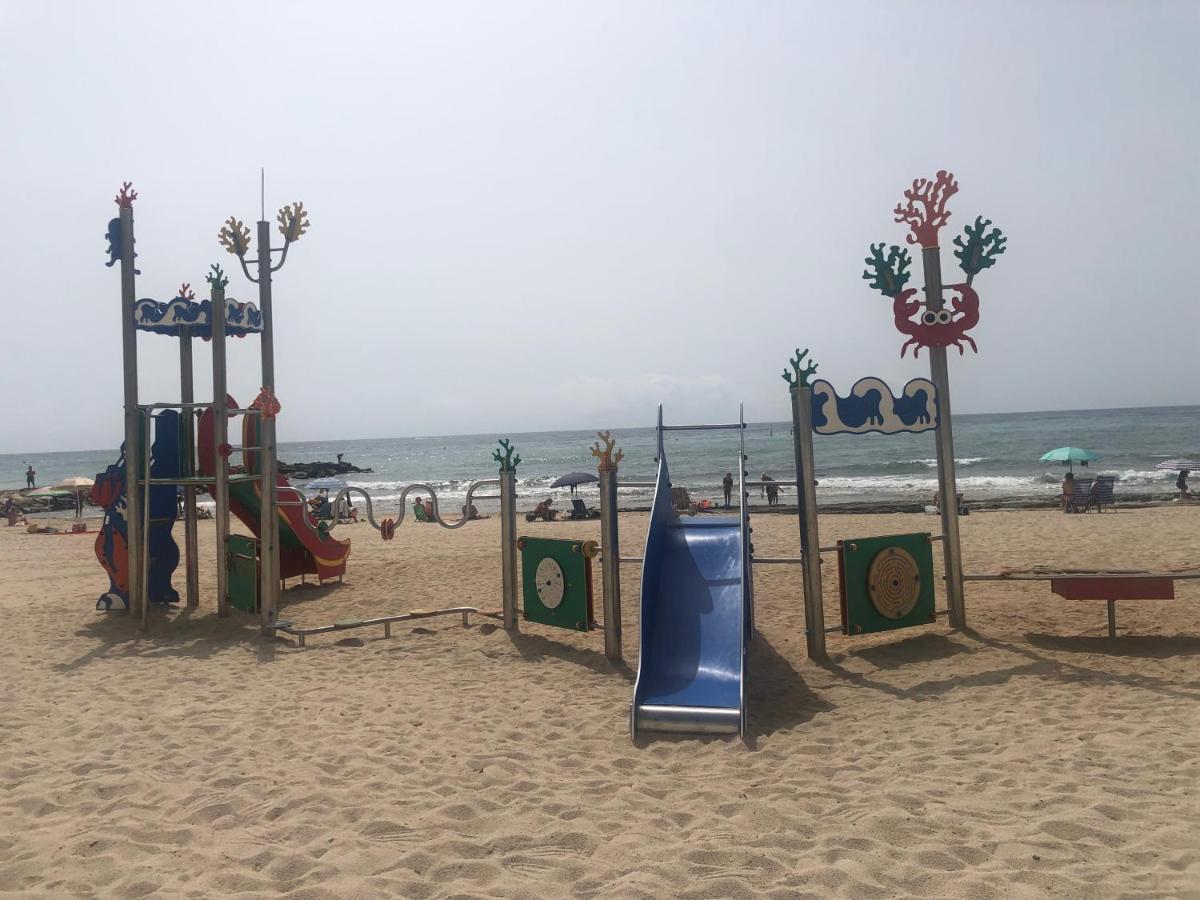 Alojamiento Torrevieja Playa Frente Al Mar Eksteriør billede